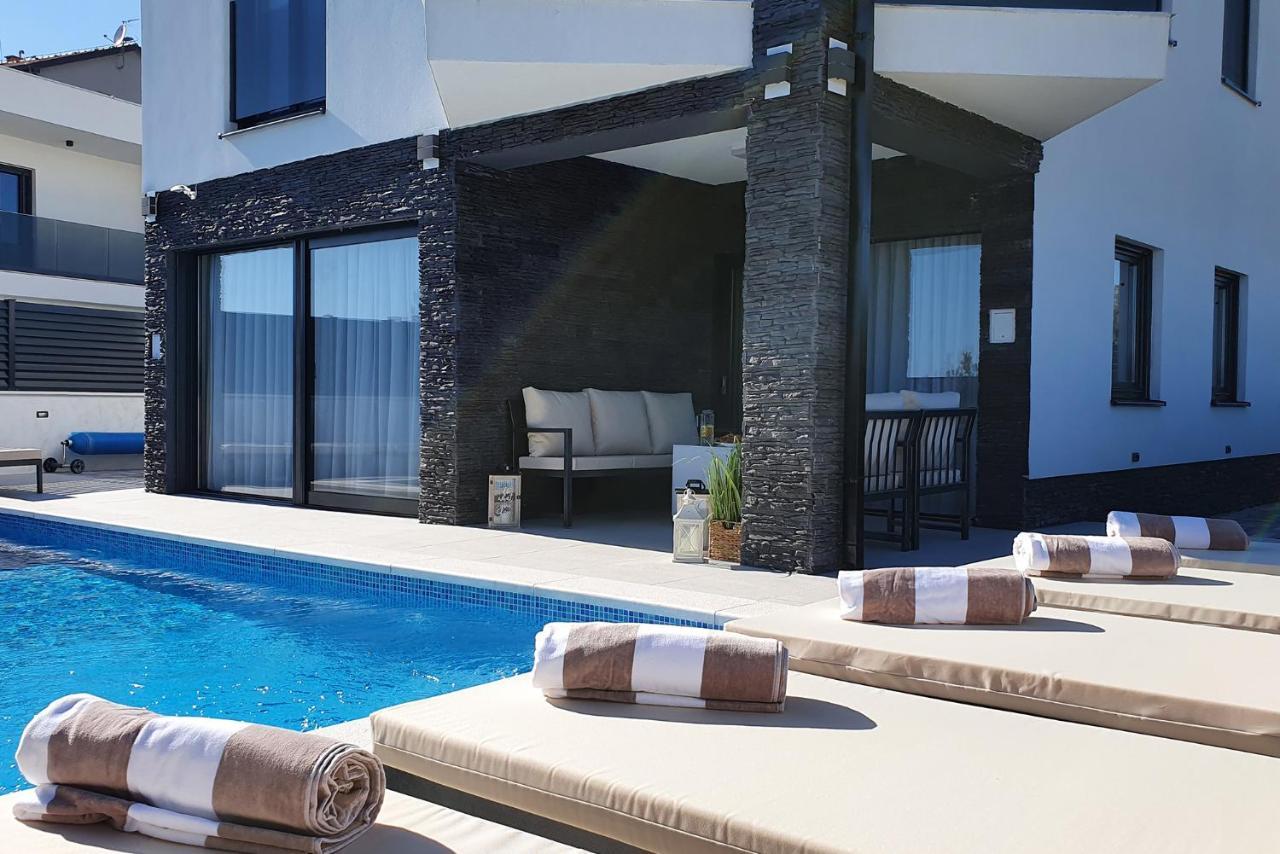 Villa Black Pearl Sibenik Bagian luar foto
